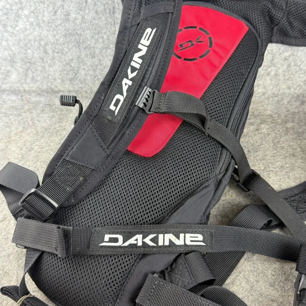 DAKINE SHUTTLE 70oz 2L Hydration Pack‎ Backpack Biking Hiking Red Black